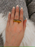 Load image into Gallery viewer, 18k Gold Half Moon w Amethyst