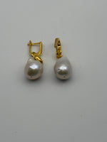 Load image into Gallery viewer, Lustrous Freshwater Pearl Drops!